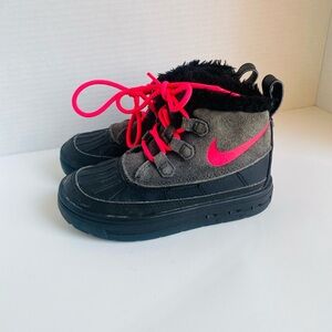 Nike ACG Woodside Chukka Snow Waterproof Boots in Anthracite Hyper Pink Size 11